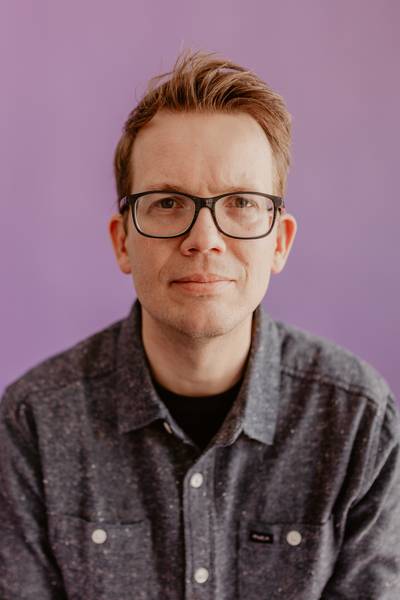 science communicator, YouTuber, and novelist Hank Green.